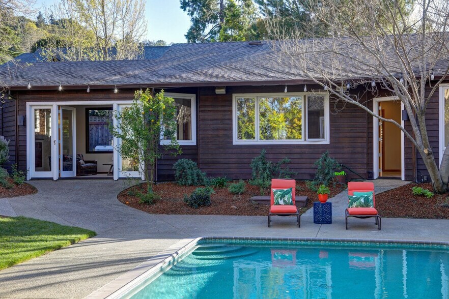 More Photos Of 8 Circle Rd, San Rafael Rehabilitation Center For Sale