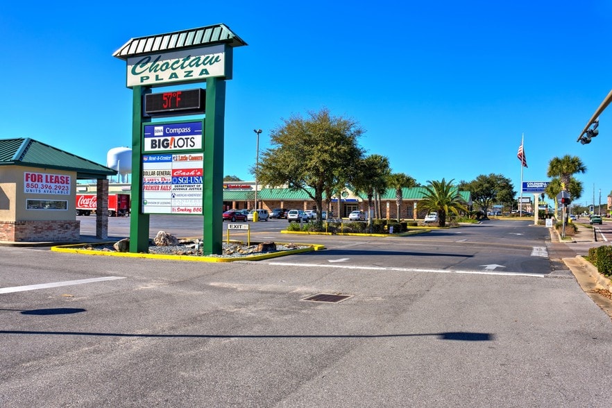 More Photos Of 111-119 Racetrack Rd NW, Fort Walton Beach Storefront For Lease