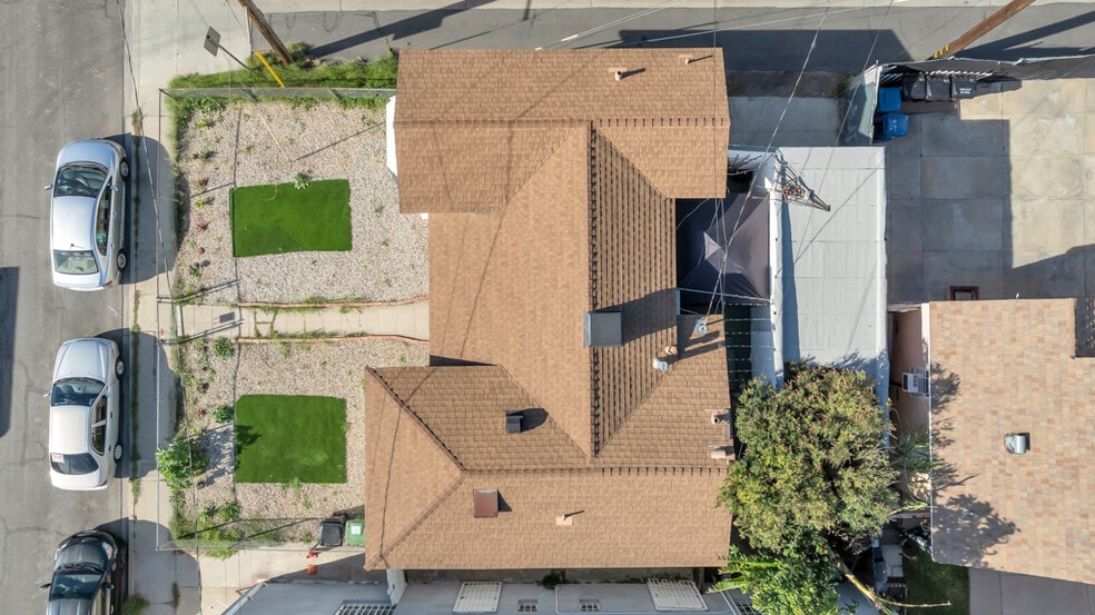 More Photos Of 901 N Maclay Ave, San Fernando Freestanding For Lease