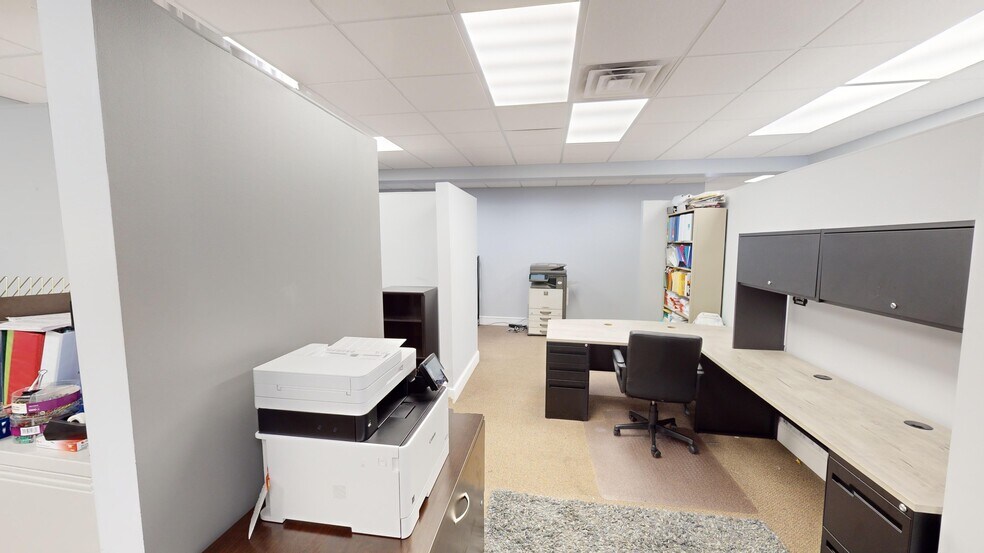 More Photos Of 4300-4356 E Grand River Ave, Howell Office For Sale