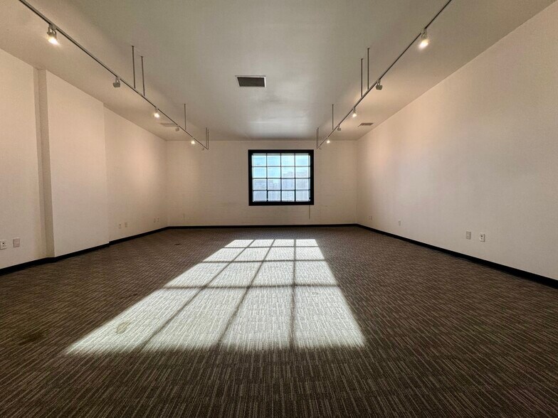 More Photos Of 1648 10th St, Santa Monica Loft Creative Space For Sale
