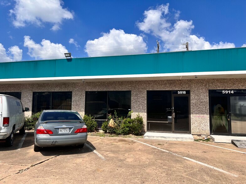 More Photos Of 5900-5928 Allday Dr, Houston Light Distribution For Lease