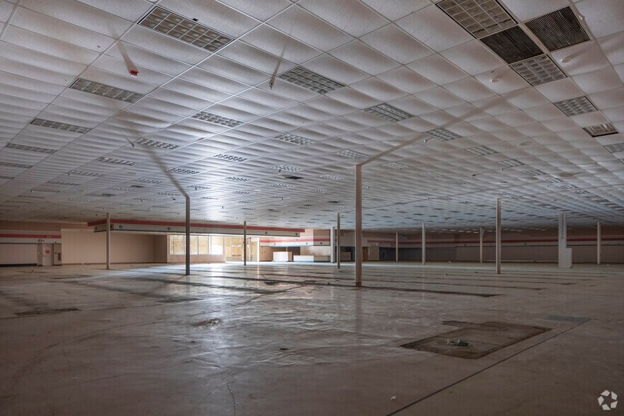 More Photos Of 2120 HWY 19 N, Meridian Freestanding For Sale