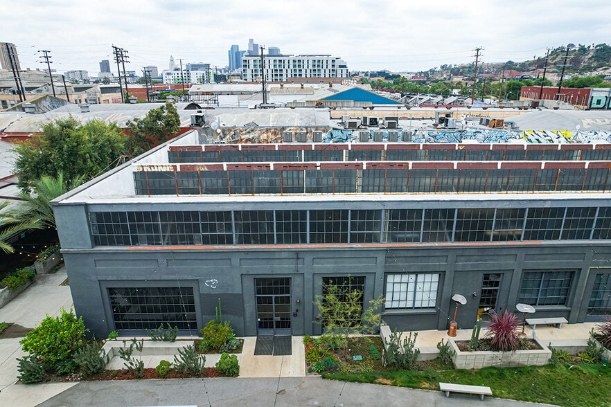 More Photos Of 1726-1756 N Spring St, Los Angeles Warehouse For Lease