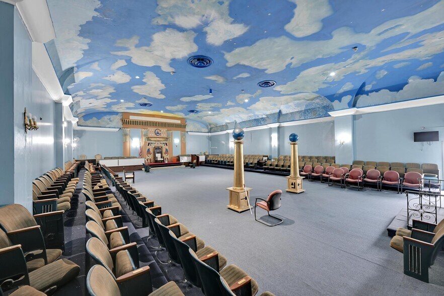 More Photos Of 124 NW 15th Ave, Miami Religious Facility For Sale