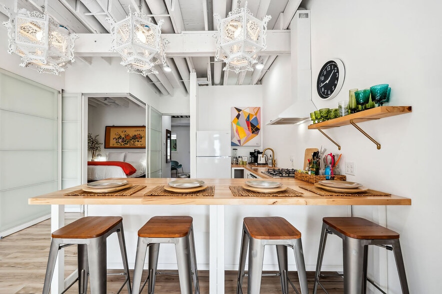 More Photos Of 13662 Red Arrow Hwy, Harbert Hotel For Sale