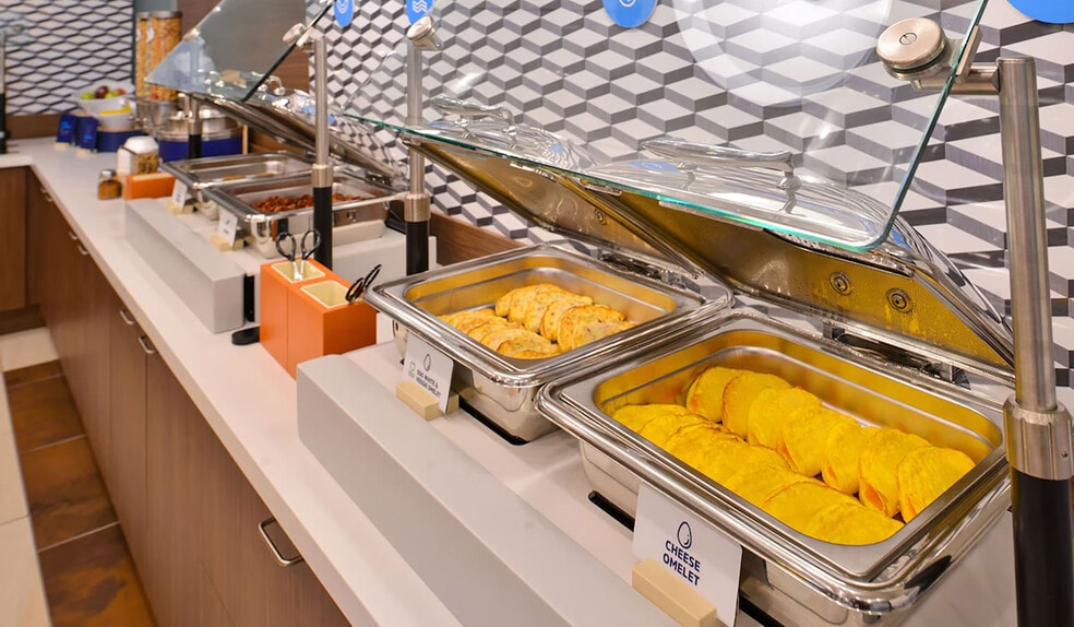 More Photos Of 13330 Cicero Ave, Crestwood Hotel For Sale