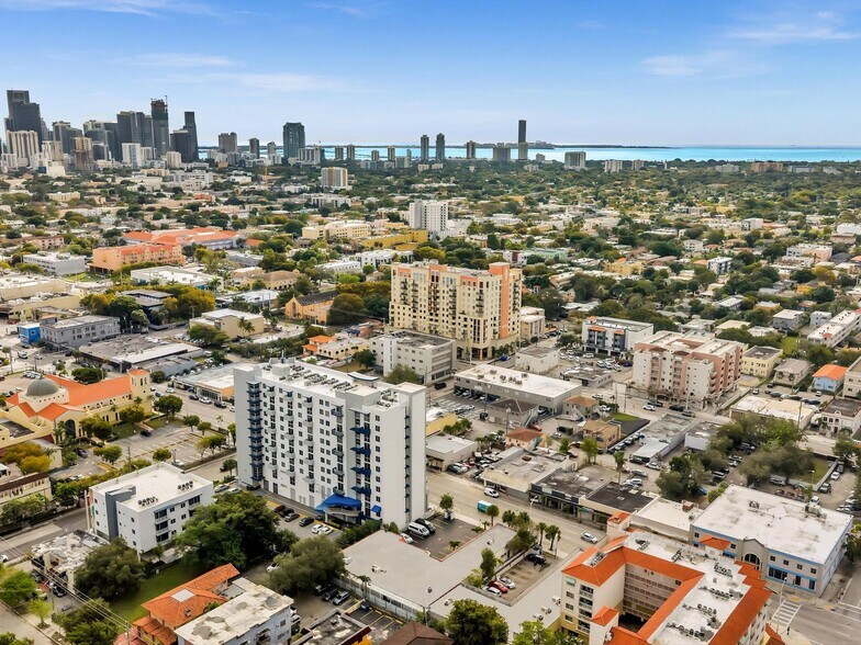 More Photos Of 1451 W Flagler St, Miami General Retail For Sale
