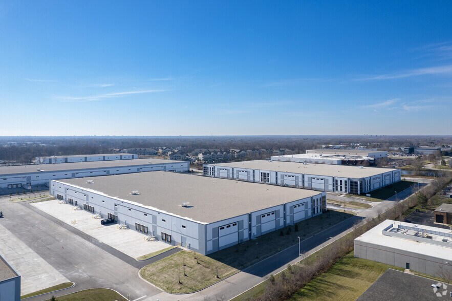 More Photos Of 620 Darling Dr, Vernon Hills Distribution For Lease