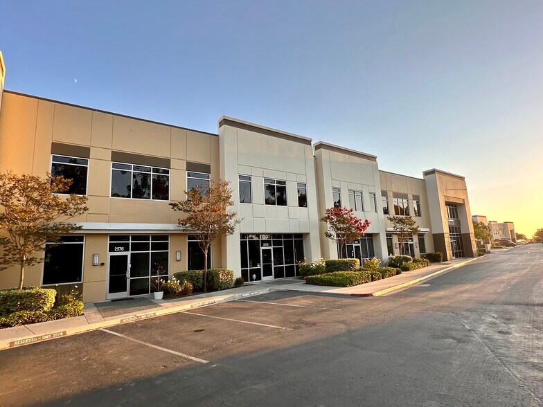 More Photos Of 2560-2566 Catamaran Way, Chula Vista Office For Lease