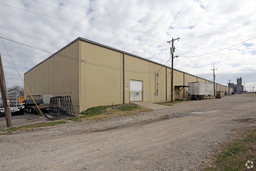 More Photos Of 3400-3446 May St, Fort Worth Warehouse For Lease