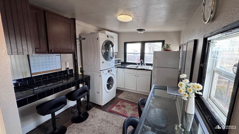 More Photos Of 612 Main St, Windsor General Retail For Sale