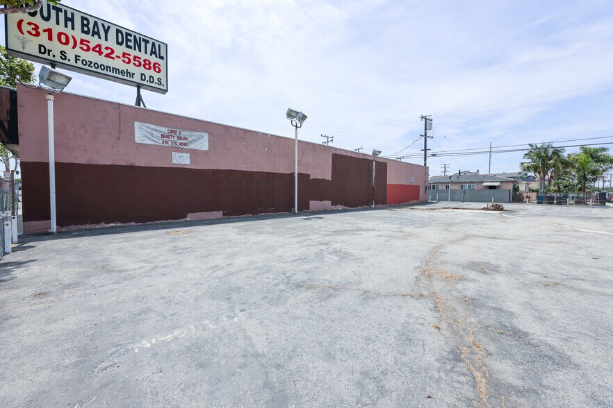 More Photos Of 16607-16617 Hawthorne Blvd, Lawndale Storefront For Sale