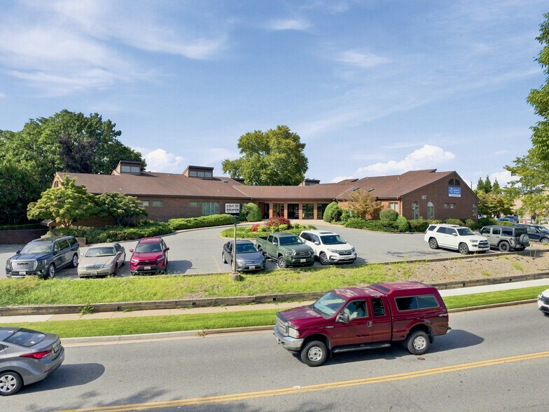 Primary Photo Of 187 Thomas Johnson Dr, Frederick Medical For Lease