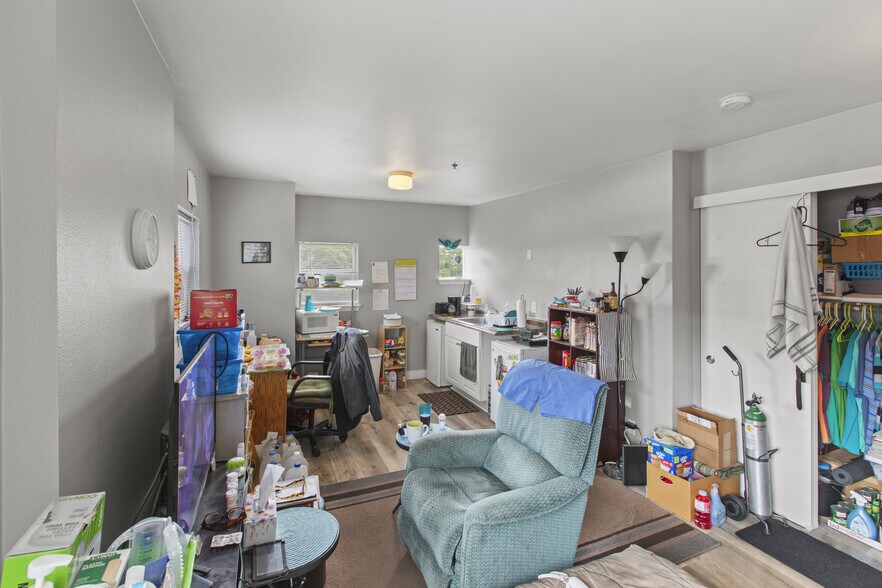 More Photos Of 457 SW 6th St, Redmond Apartments For Sale