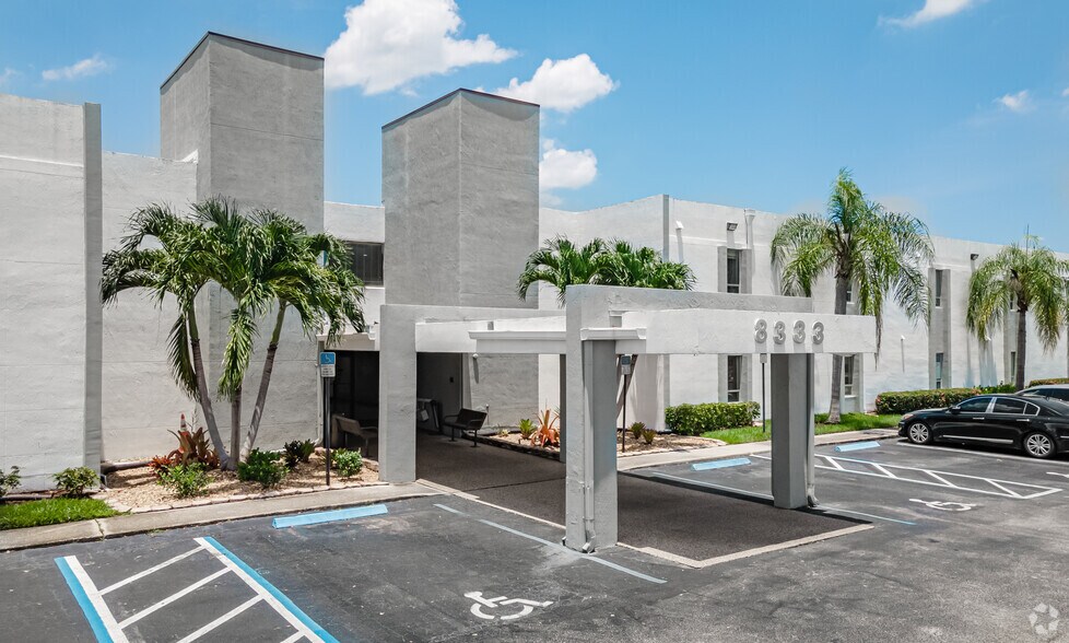 More Photos Of 8333 W McNab Rd, Tamarac Medical For Lease