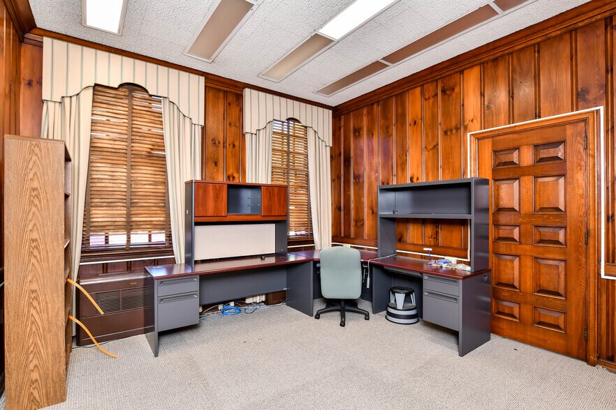 More Photos Of 429 N Main St, Greenville Office Residential For Sale