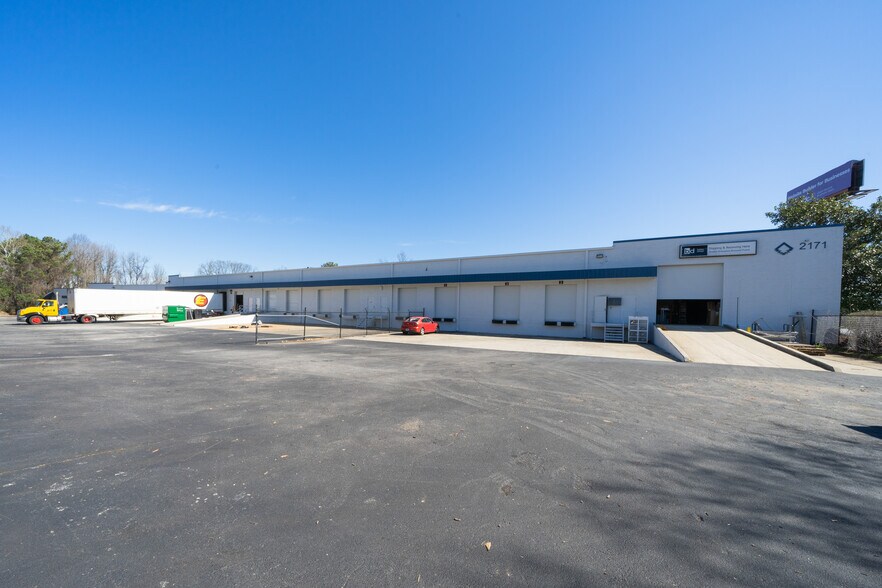 More Photos Of 2171 Kingston Ct SE, Marietta Distribution For Lease