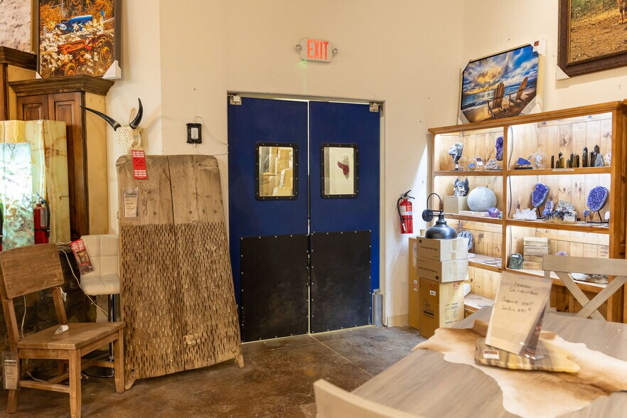 More Photos Of 2082 Highway 183, Leander Unknown For Sale