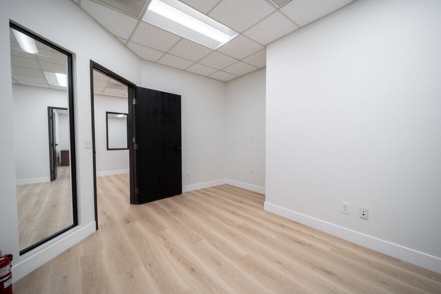 More Photos Of 3505 Cadillac Ave, Costa Mesa Office For Lease