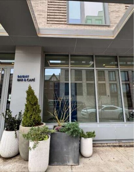 More Photos Of 30-77 Vernon Blvd, Astoria Apartments For Lease