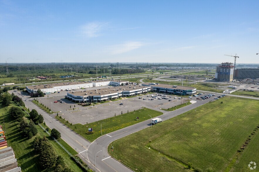 More Photos Of 9955 Rue De Châteauneuf, Brossard Office For Lease