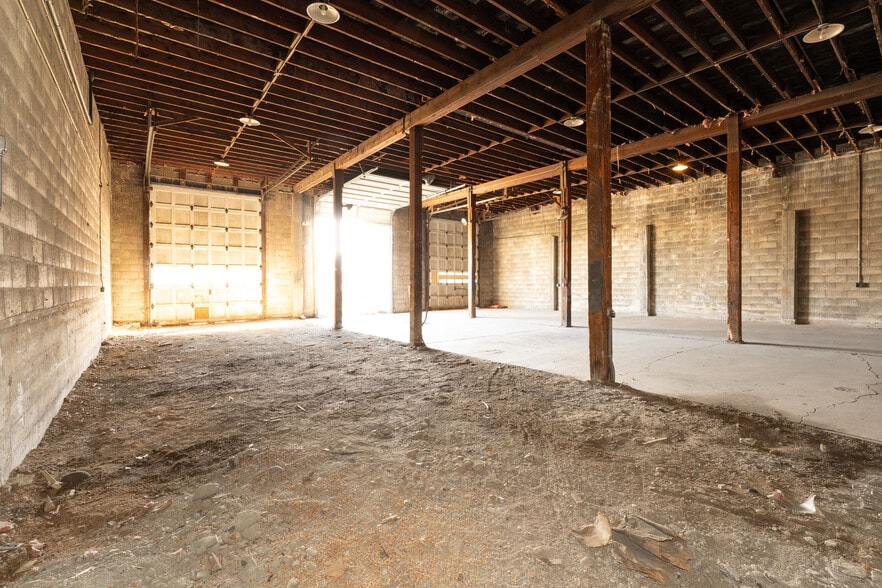 More Photos Of 647 Center st, Kalispell Light Distribution For Sale