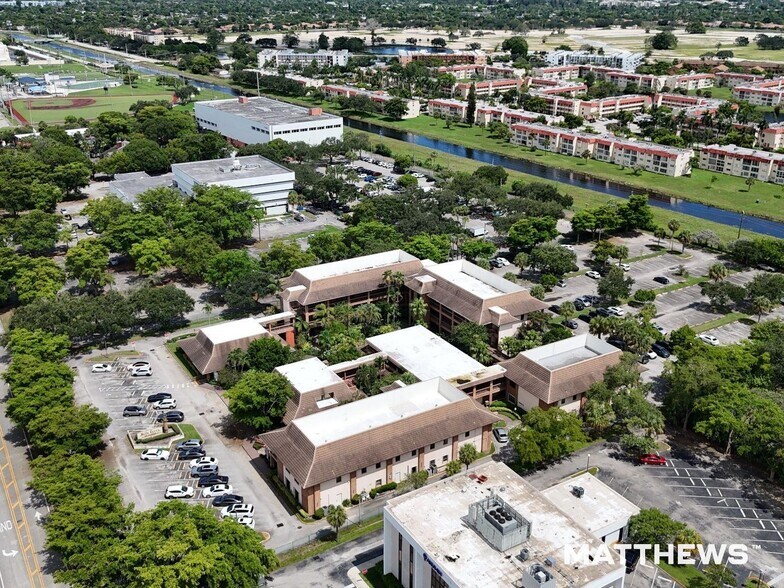 More Photos Of 7800 W Oakland Park Blvd, Sunrise Medical For Sale