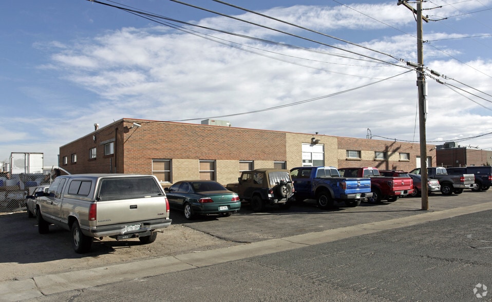 Primary Photo Of 4920 Monaco St, Commerce City Warehouse For Lease