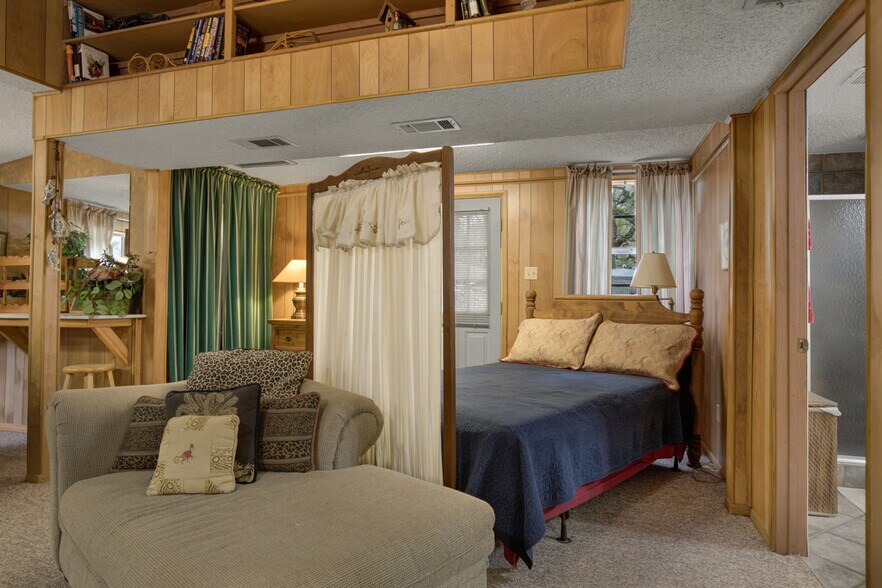 More Photos Of 7367 River Rd, New Braunfels Lodge Meeting Hall For Sale