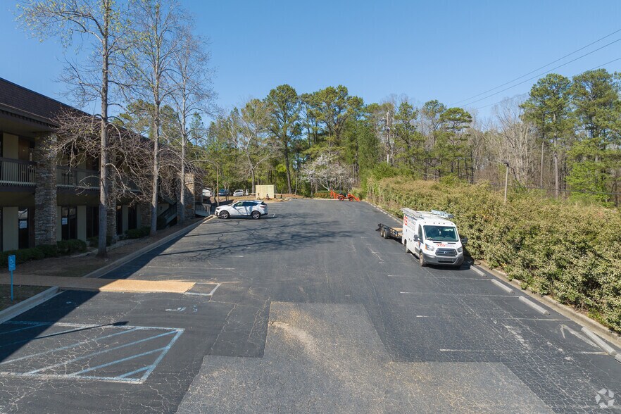 More Photos Of 200 Cahaba Park Cir, Birmingham Coworking Space