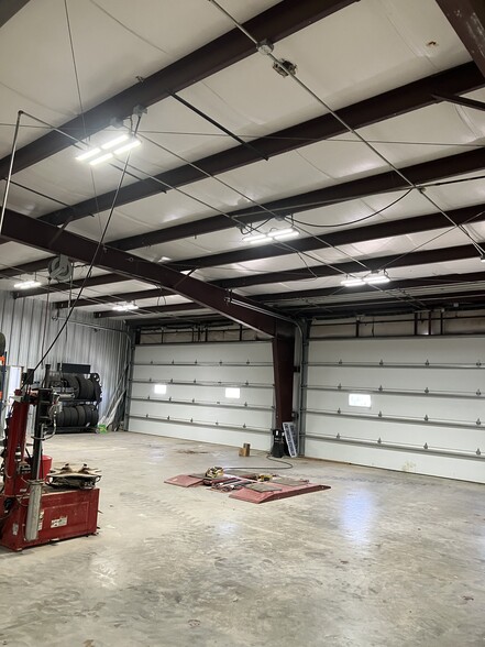 More Photos Of 2601 Olton Rd, Plainview Auto Repair For Sale