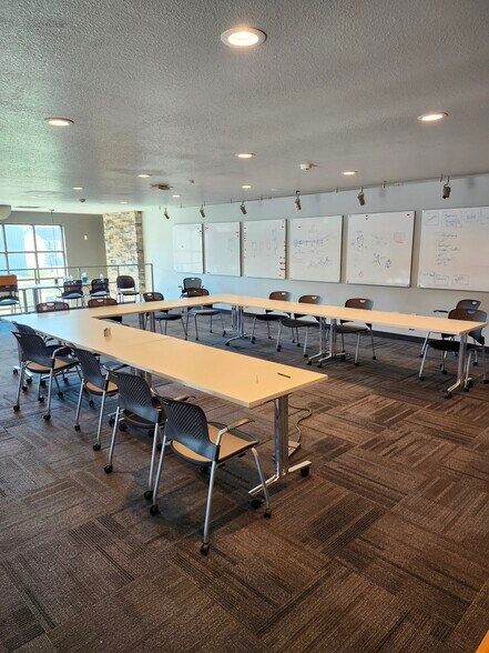 More Photos Of 860 Okeefe Rd, De Pere Office For Lease