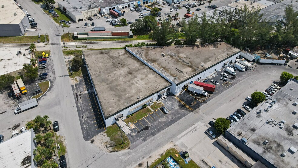 More Photos Of 7361-7391 NW 78th St, Medley Warehouse For Lease