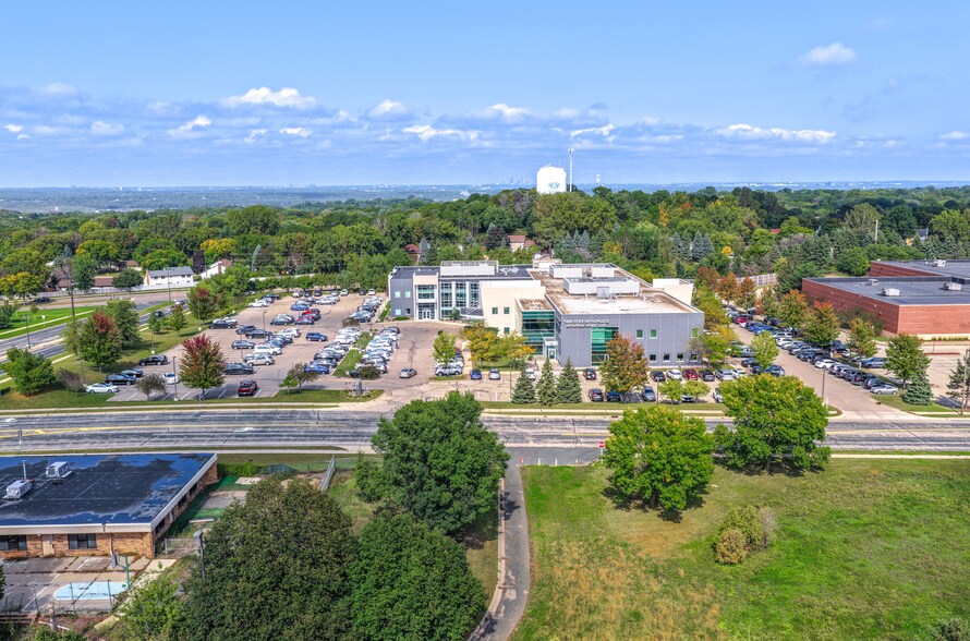 More Photos Of 1000 140th St W, Burnsville Medical For Lease