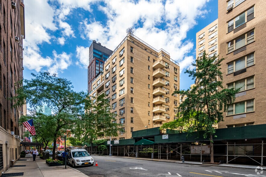 Primary Photo Of 415 E 52nd St, New York Apartments For Lease