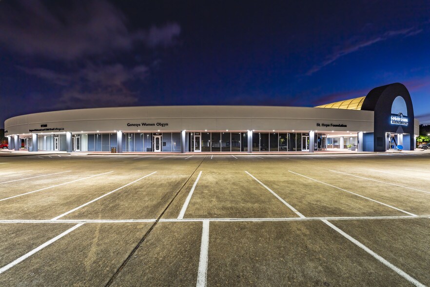 More Photos Of 14815-14863 Southwest Fwy, Sugar Land Medical For Lease