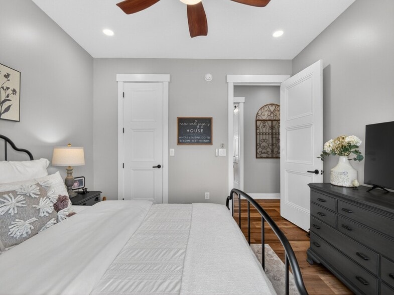 More Photos Of 15306 Covington Rd, Fort Wayne Flex For Sale