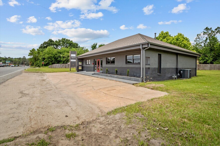 More Photos Of 806 S Timberland Dr, Lufkin Coworking Space