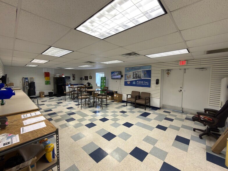More Photos Of 4210 Whidden Blvd, Port Charlotte Warehouse For Sale