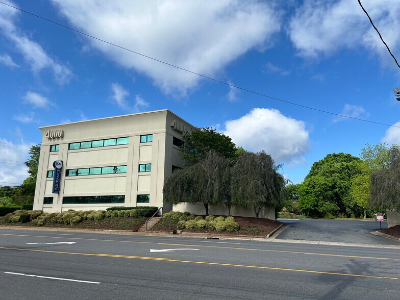 More Photos Of 4000 Park Rd, Charlotte Medical For Lease