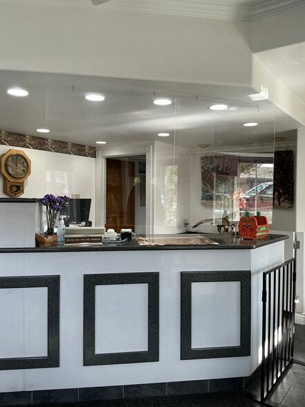 More Photos Of 333 Main St, Bridgeport Hotel For Sale