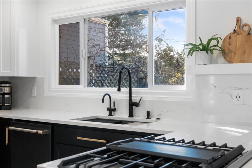 More Photos Of 1337 Creekside Ct, Healdsburg Multifamily For Sale