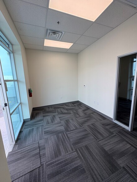 More Photos Of 1385 Pama Ln, Las Vegas Warehouse For Lease