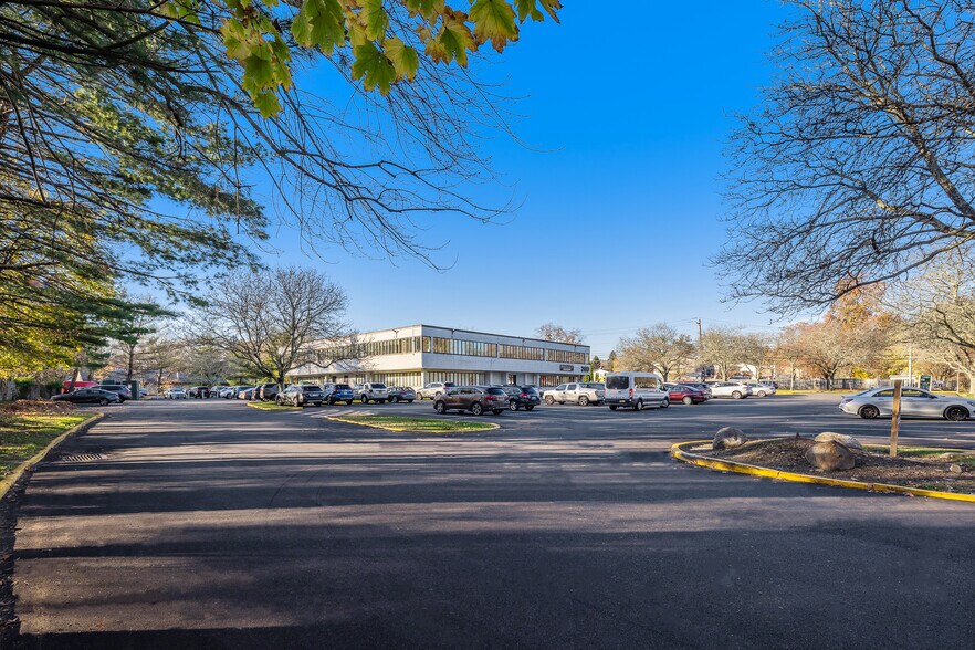 More Photos Of 200 E Eckerson Rd, New City Medical For Lease