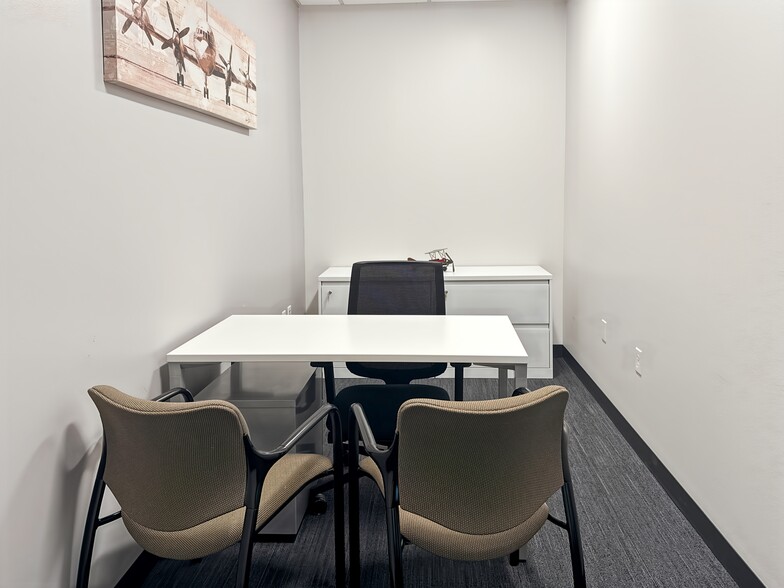 More Photos Of 201 St. Charles Ave, New Orleans Coworking Space