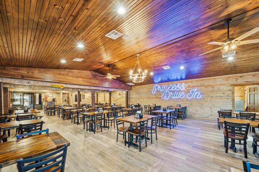 More Photos Of 29301 Hwy 82 Hwy, Park Hill Restaurant For Sale