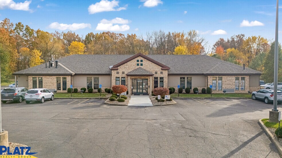 Primary Photo Of 8094 E Market St, Warren Medical For Lease