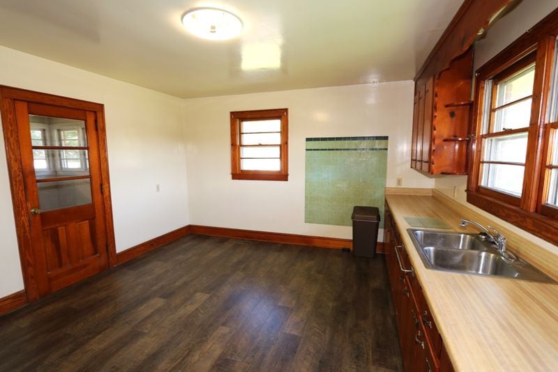 More Photos Of 2541 Locust Hill Rd, Taylors Office Residential For Lease