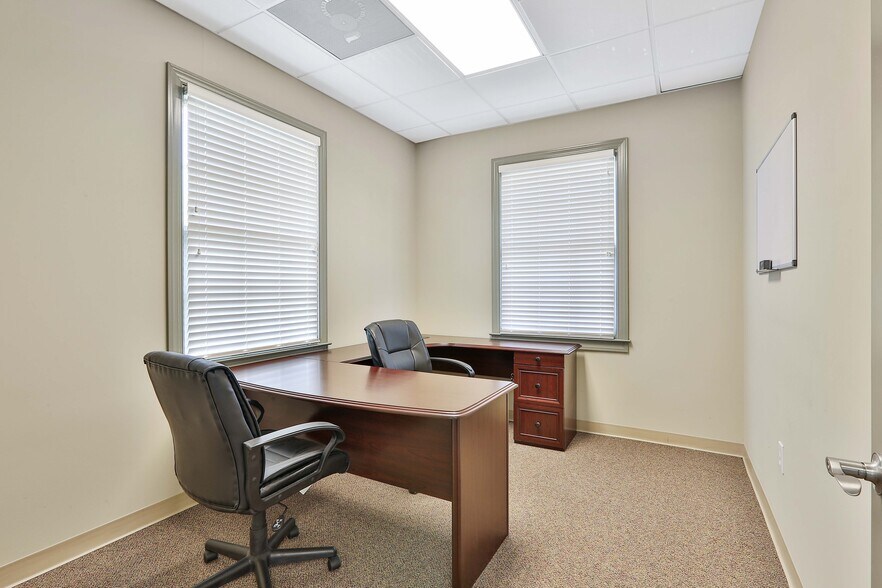 More Photos Of 75 Jackson St, Newnan Unknown For Lease